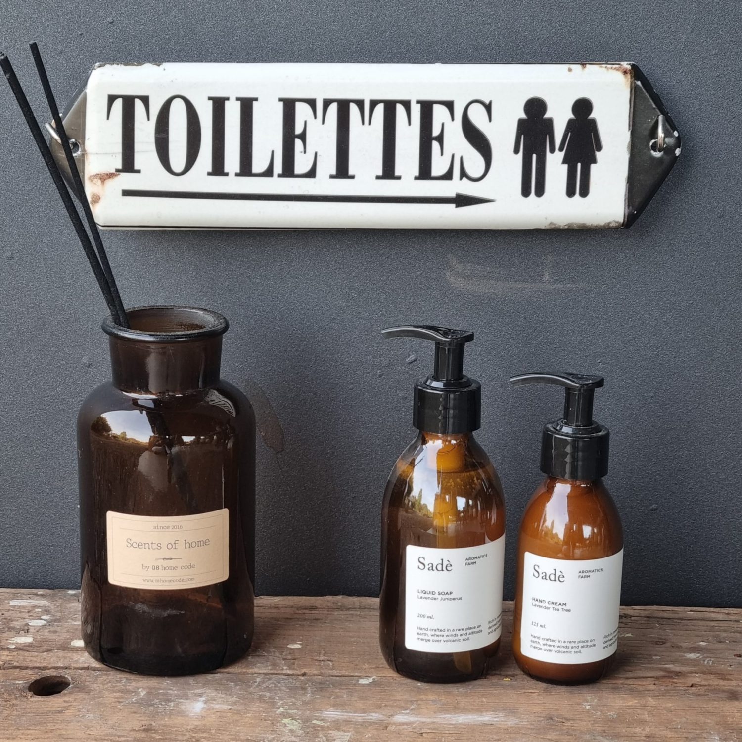 שלט פח "TOILETTES"